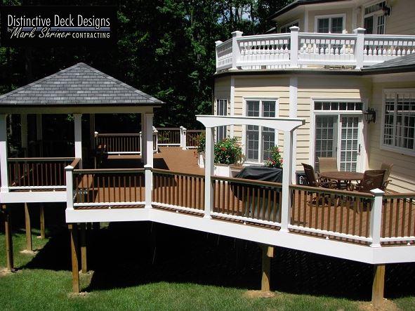 Backyard deck by Virginia Deck Designs 