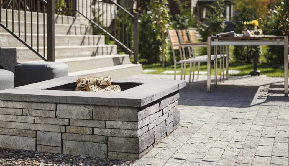 patio fire pit in valencia by techo-bloc