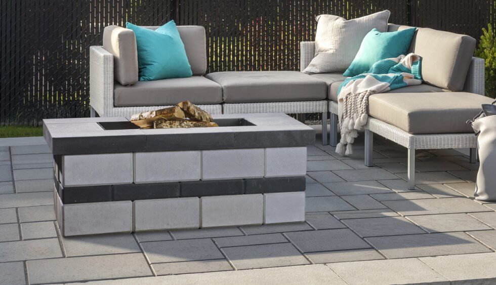 smooth fire pit in raffinato by techo-bloc