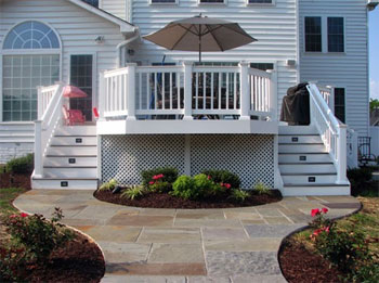 About Distinctive Deck Designs